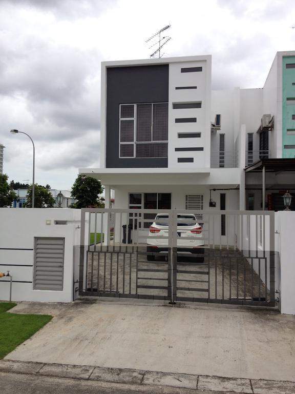 Comfort Holiday Home @ Bukit Indah Johor Bahru Eksteriør billede