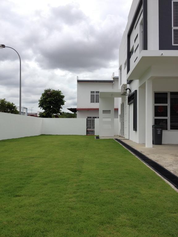 Comfort Holiday Home @ Bukit Indah Johor Bahru Eksteriør billede